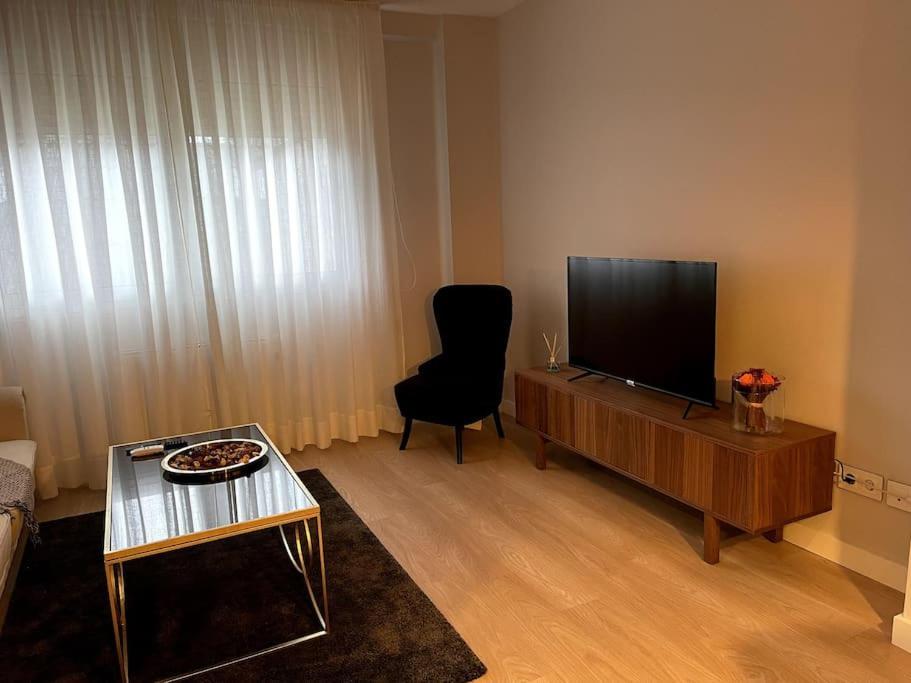Apartmán Piso En El Centro De Ferrol Recien Reformado. Exteriér fotografie